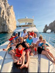 Luxury Private Yacht Experience to the Cabo Arch image 8