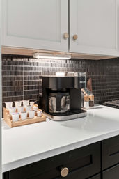 The Hubb House with Hot Tub and Rooftop Lounge image 24