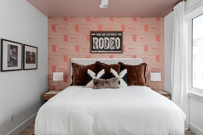 The Hubb House with Hot Tub and Rooftop Lounge image 9