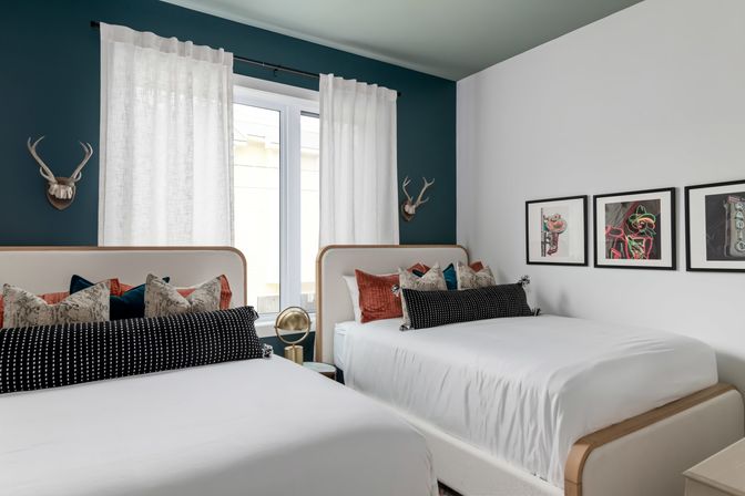 The Hubb House with Hot Tub and Rooftop Lounge image 35