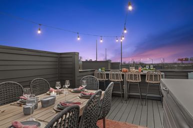 The Hubb House with Hot Tub and Rooftop Lounge image 27