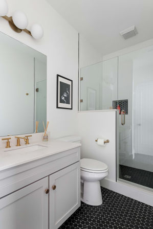 The Hubb House with Hot Tub and Rooftop Lounge image 23