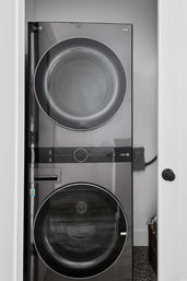 The Hubb House with Hot Tub and Rooftop Lounge image 32