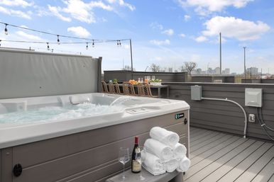 The Hubb House with Hot Tub and Rooftop Lounge image 21