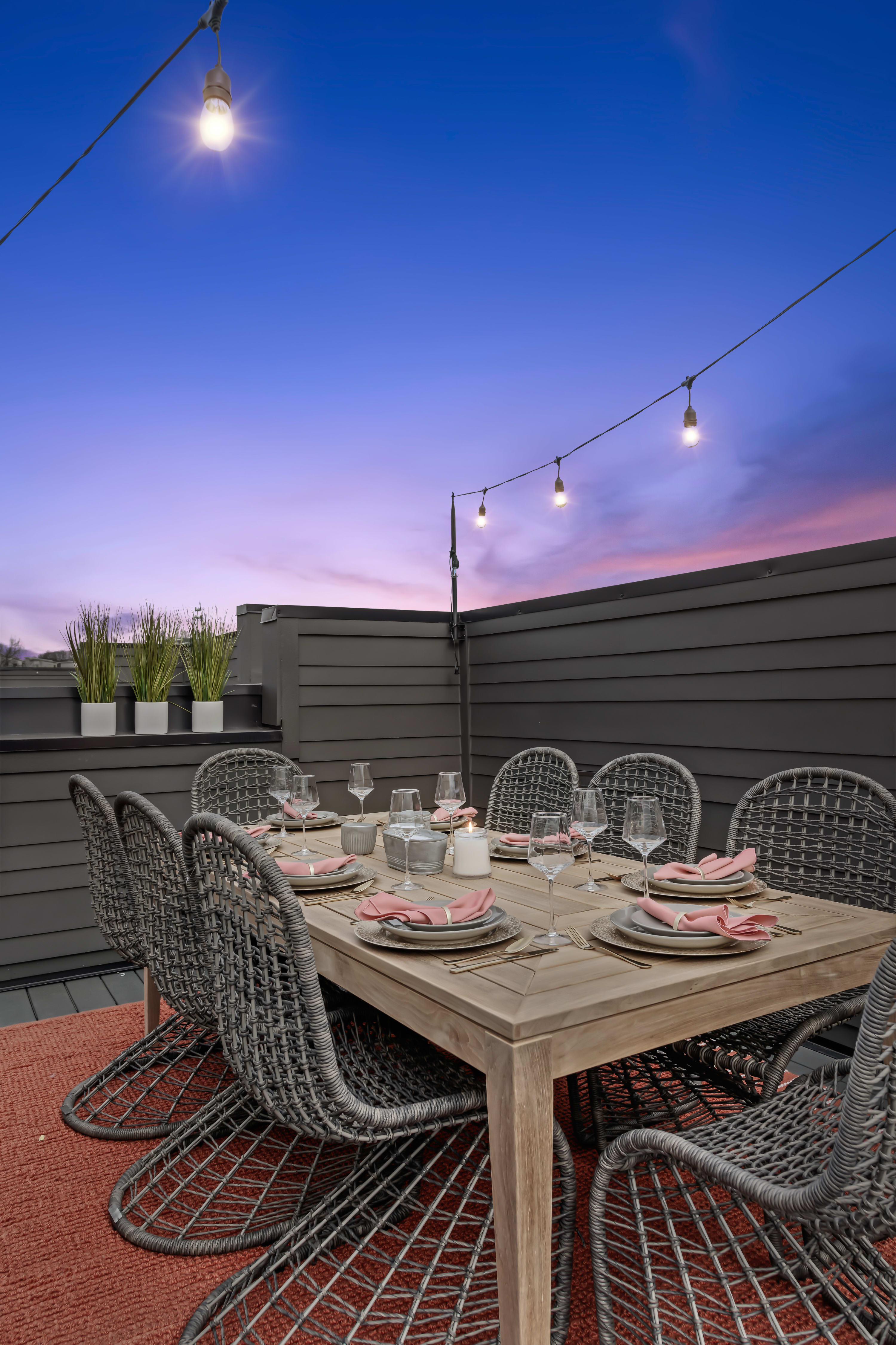 The Hubb House with Hot Tub and Rooftop Lounge image 2