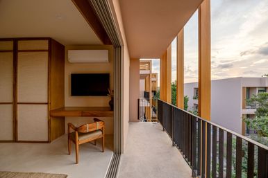 Aflora Luxury Penthouse image 9