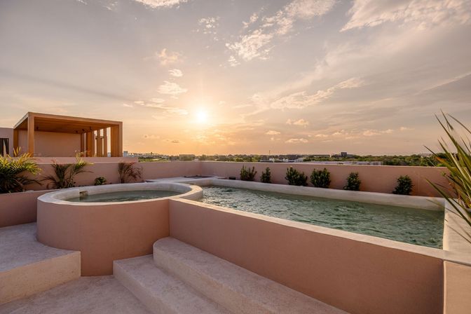 Aflora Luxury Penthouse image 2