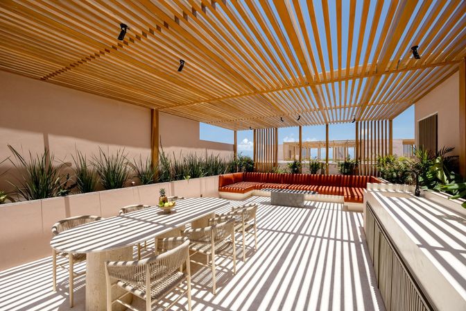 Aflora Luxury Penthouse image 4