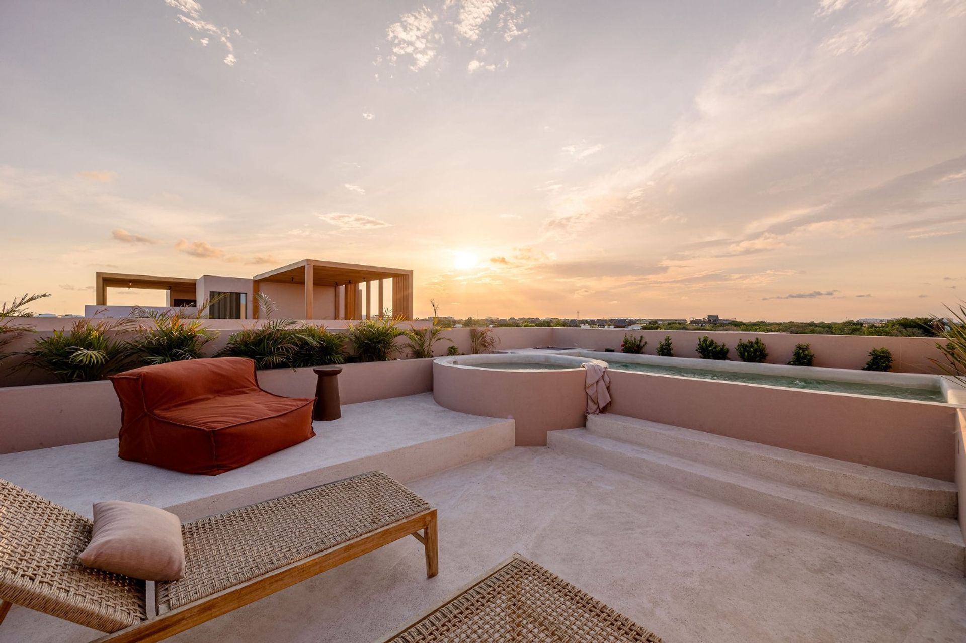 Aflora Luxury Penthouse image 1