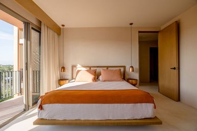 Aflora Luxury Penthouse image 7