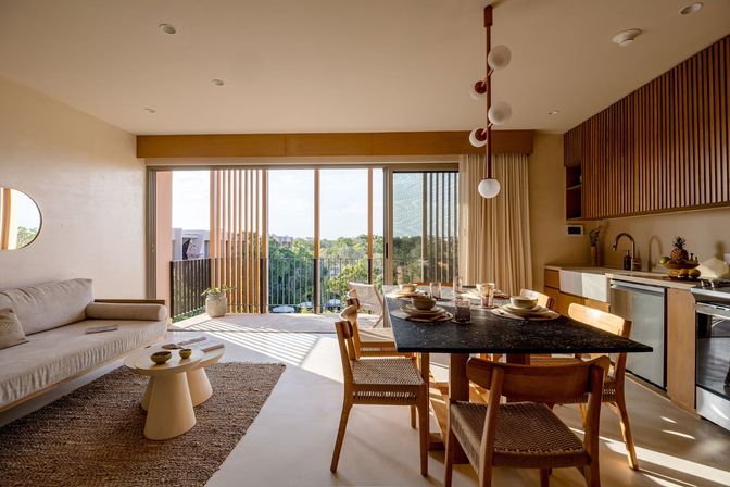 Aflora Luxury Penthouse image 6