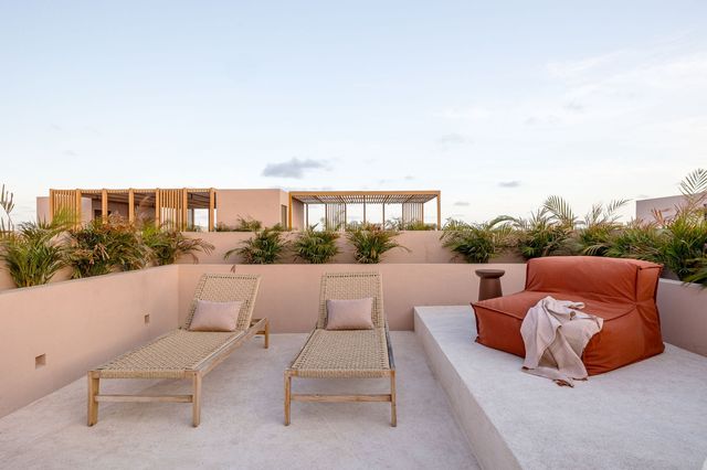 Aflora Luxury Penthouse image 3