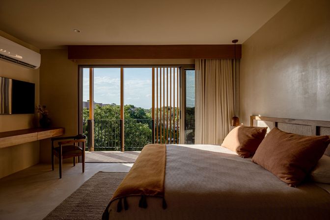 Aflora Luxury Penthouse image 10