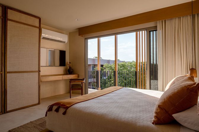 Aflora Luxury Penthouse image 8