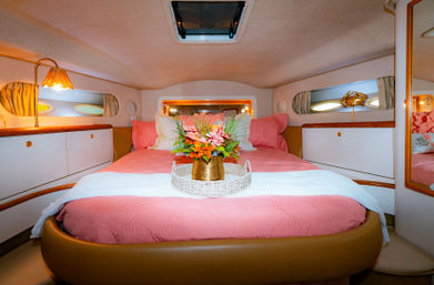 Miami’s Pink Party Yacht: 50ft Horizon Bachelorette Boat image 8