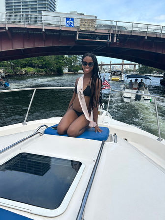 Pop the Bubbly Yacht Party on Private Sea Ray 50' Yacht image 45