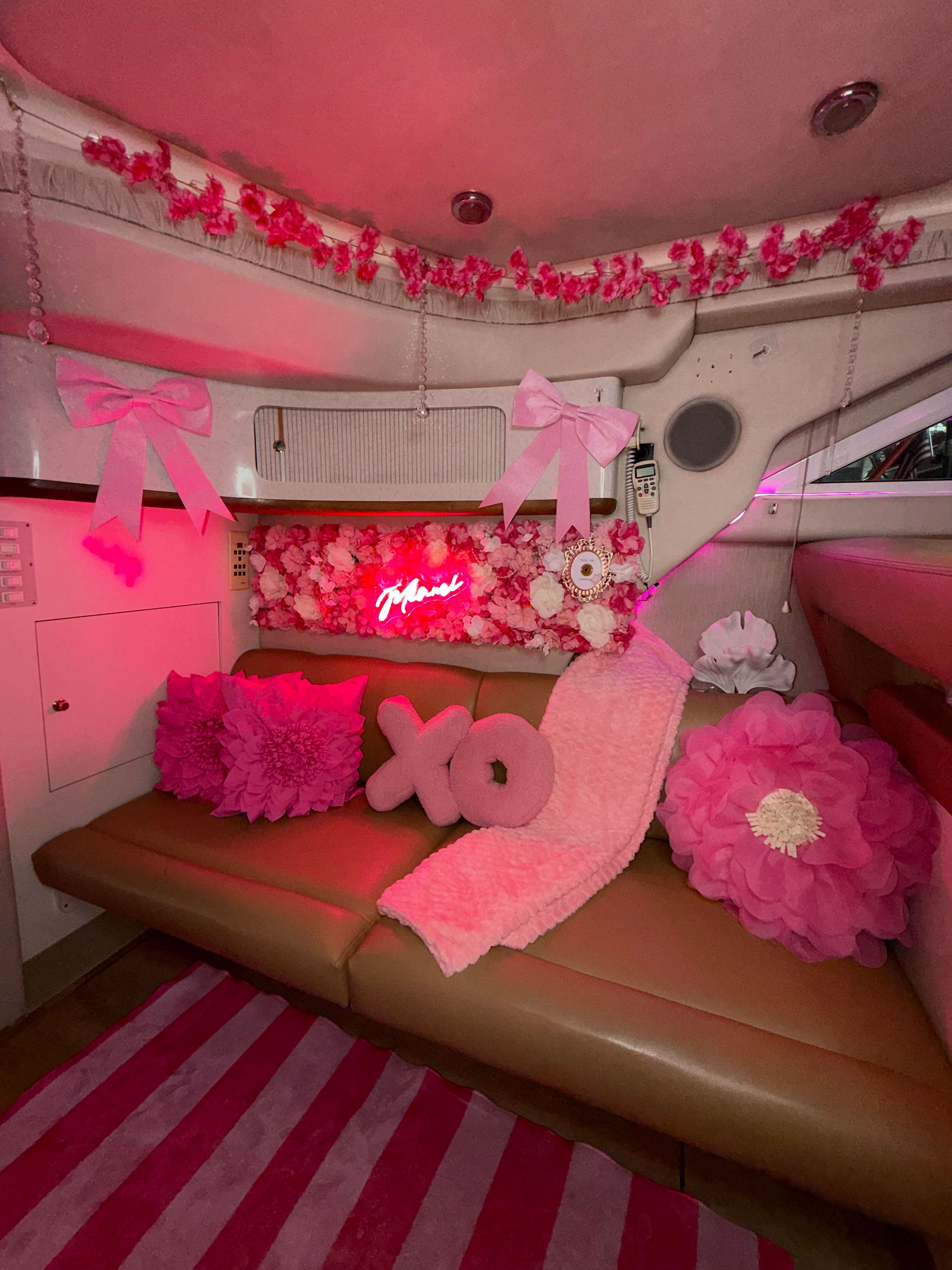 Miami’s Pink Party Yacht: 50ft Horizon Bachelorette Boat image 2