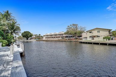 Wander Fort Lauderdale: 7-Bedroom Waterfront Retreat with Pool & Boat Dock image 96