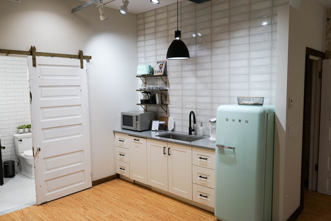 203: Beautiful Apartment in the Heart of Downtown Nashville! image 25