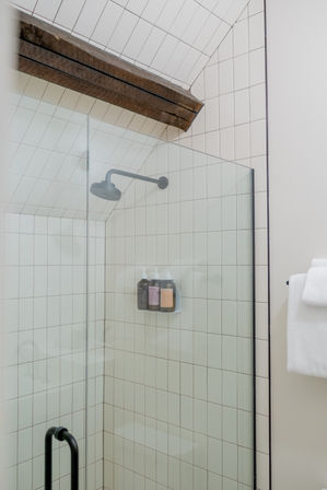 Double Your Space: Adjoining Rooms at Award Winning Russell Hotel! image 10