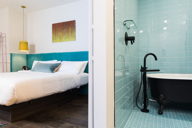Corner of Paradise: Penthouse Suite + Tower Suite + 2:9 at The Russell! image 38