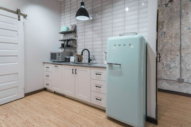 203: Beautiful Apartment in the Heart of Downtown Nashville! image 17
