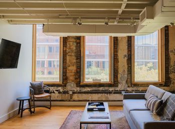 302: Spacious Loft in the Heart of Downtown, Walk to Broadway image 15