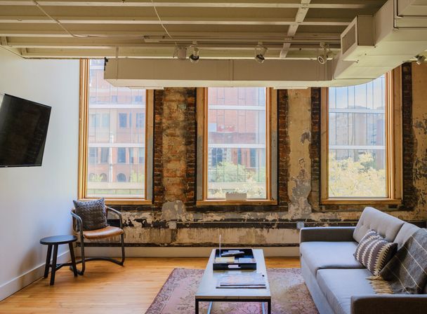 302: Spacious Loft in the Heart of Downtown, Walk to Broadway image 15