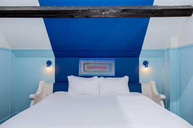 Double Your Space: Adjoining Rooms at Award Winning Russell Hotel! image 6