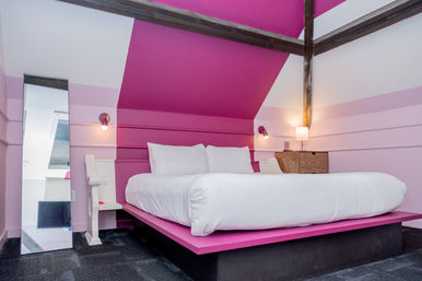 Double Your Space: Adjoining Rooms at Award Winning Russell Hotel! image 13