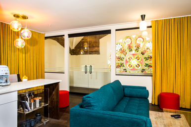 Corner of Paradise: Penthouse Suite + Tower Suite + 2:9 at The Russell! image 44