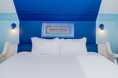 Double Your Space: Adjoining Rooms at Award Winning Russell Hotel! image 11