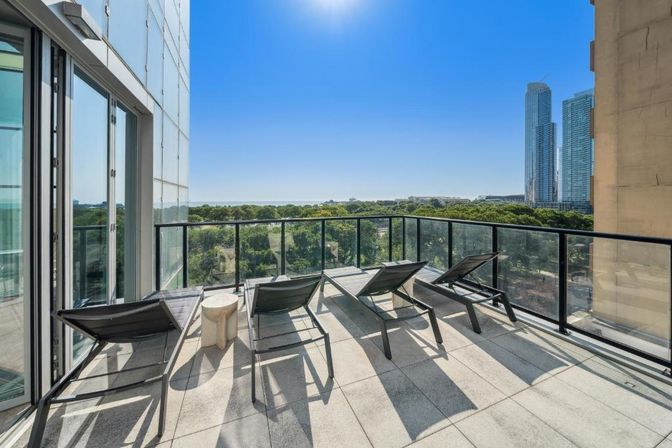 Luxury High-Rise Apartments at Sentral Michigan Avenue image 43