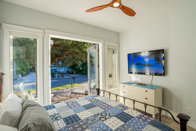 Sleeps 25 - Luxe & Spacious near Downtown - Pool, Hot Tub, Bocce Ball image 7