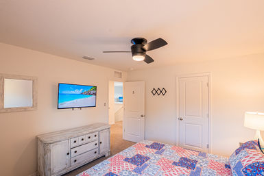 Double Luxury: Sleeps 26, Mins to Beach, Hot Tub image 8