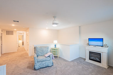 Double Luxury: Sleeps 26, Mins to Beach, Hot Tub image 10