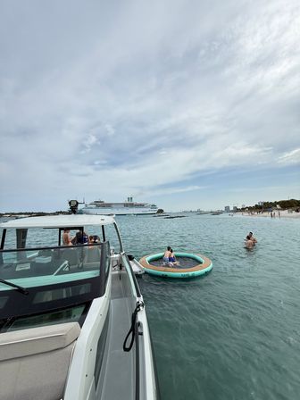 Palm Beach Luxury Yacht & Day Boat Cruises image 26