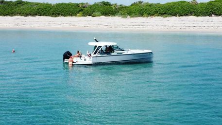 Palm Beach Luxury Yacht & Day Boat Cruises image 38