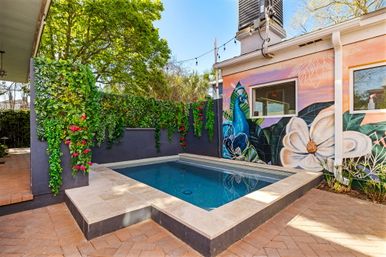 Boho Rosa Charming Home with Outdoor Courtyard & Steps to King Street image 45