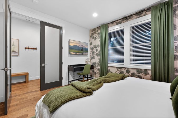 Downey Pines - 5BD Luxurious Mtn Home in Sunriver image 47