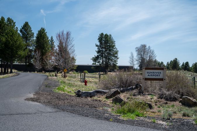 Downey Pines - 5BD Luxurious Mtn Home in Sunriver image 10