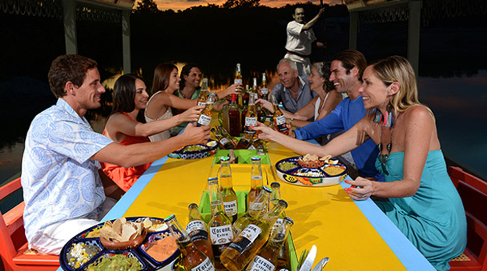 Xoximilco Park: Party, music and traditions image 1