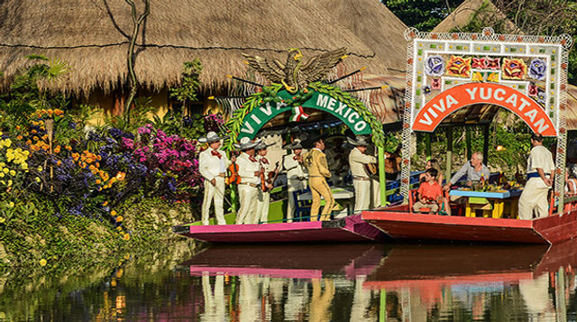 Xoximilco Park: Party, music and traditions image 3
