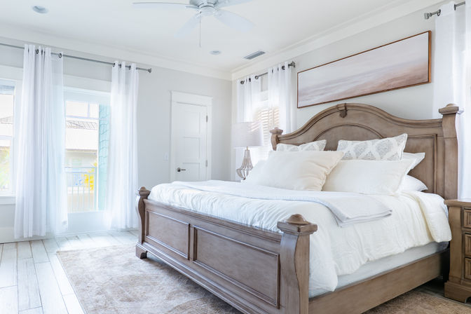 Girls Trip Beach House: Rooftop Patio, Walk to Beach, Pool, Shops + Bars image 40