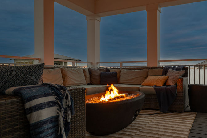 Girls Trip Beach House: Rooftop Patio, Walk to Beach, Pool, Shops + Bars image 60