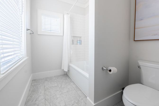 Girls Trip Beach House: Rooftop Patio, Walk to Beach, Pool, Shops + Bars image 32