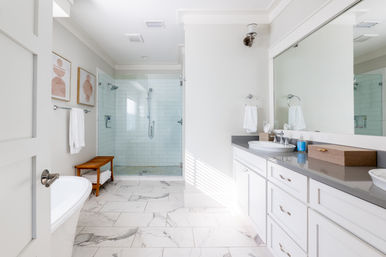 Girls Trip Beach House: Rooftop Patio, Walk to Beach, Pool, Shops + Bars image 42