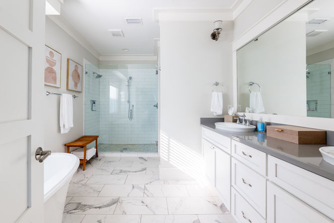 Girls Trip Beach House: Rooftop Patio, Walk to Beach, Pool, Shops + Bars image 42