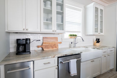 Girls Trip Beach House: Rooftop Patio, Walk to Beach, Pool, Shops + Bars image 21