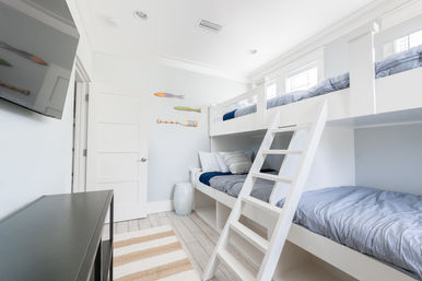 Girls Trip Beach House: Rooftop Patio, Walk to Beach, Pool, Shops + Bars image 29